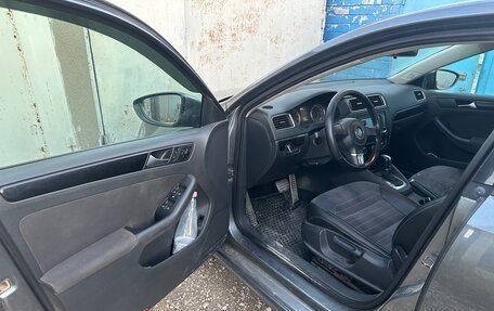 Volkswagen Jetta VI, 2011 год, 1 000 000 рублей, 10 фотография