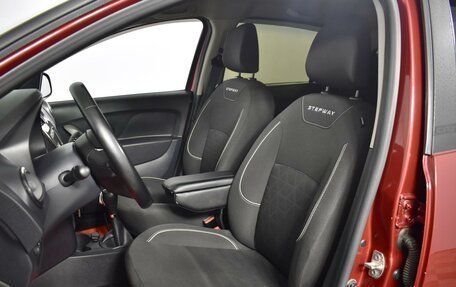 Renault Logan II, 2018 год, 970 900 рублей, 10 фотография