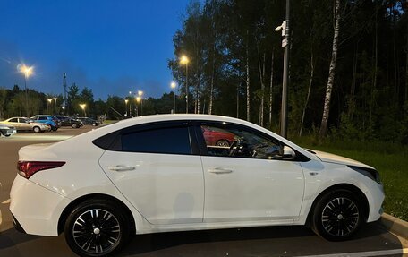 Hyundai Solaris II рестайлинг, 2019 год, 1 050 000 рублей, 4 фотография