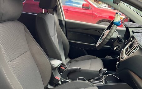 Hyundai Solaris II рестайлинг, 2019 год, 1 050 000 рублей, 13 фотография