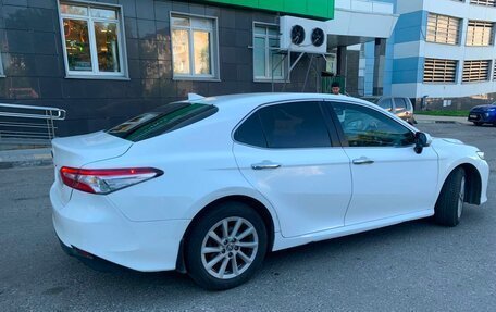 Toyota Camry, 2021 год, 1 765 000 рублей, 3 фотография
