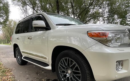 Toyota Land Cruiser 200, 2013 год, 4 300 000 рублей, 9 фотография
