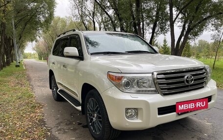 Toyota Land Cruiser 200, 2013 год, 4 300 000 рублей, 2 фотография