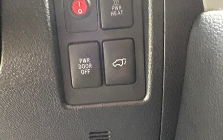 Toyota Land Cruiser 200, 2013 год, 4 300 000 рублей, 30 фотография