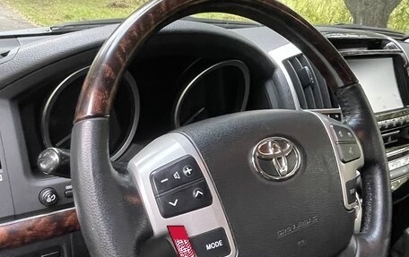 Toyota Land Cruiser 200, 2013 год, 4 300 000 рублей, 31 фотография