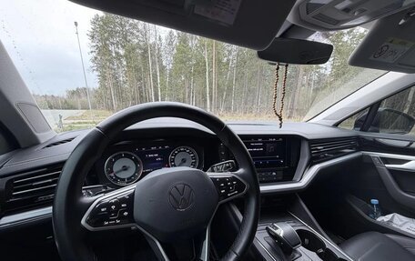 Volkswagen Touareg III, 2021 год, 5 750 000 рублей, 2 фотография
