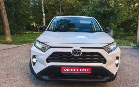 Toyota RAV4, 2020 год, 2 500 000 рублей, 1 фотография