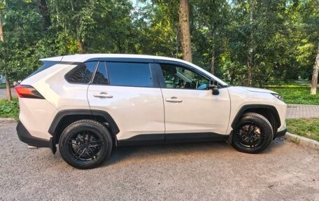 Toyota RAV4, 2020 год, 2 500 000 рублей, 5 фотография
