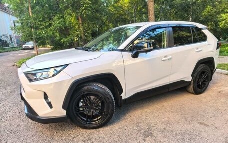 Toyota RAV4, 2020 год, 2 500 000 рублей, 7 фотография