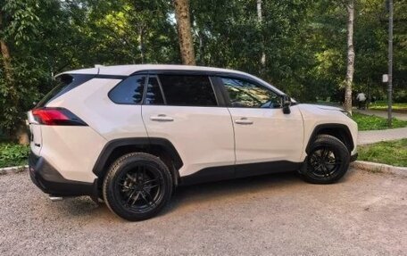 Toyota RAV4, 2020 год, 2 500 000 рублей, 4 фотография