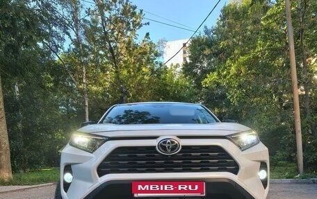 Toyota RAV4, 2020 год, 2 500 000 рублей, 2 фотография