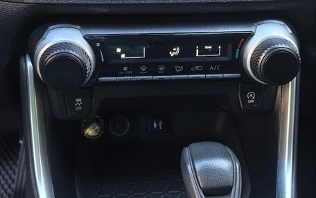 Toyota RAV4, 2020 год, 2 500 000 рублей, 26 фотография