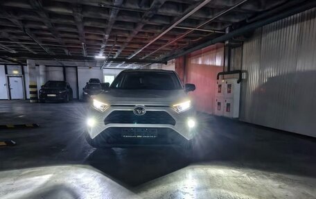 Toyota RAV4, 2020 год, 2 500 000 рублей, 32 фотография