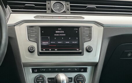 Volkswagen Passat B8 рестайлинг, 2016 год, 1 300 000 рублей, 19 фотография