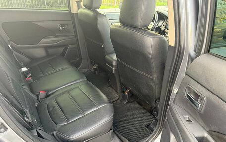 Mitsubishi Outlander III рестайлинг 3, 2012 год, 1 155 000 рублей, 10 фотография