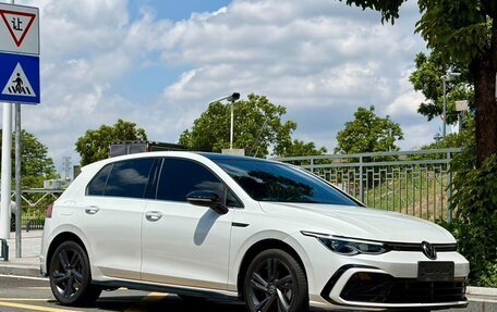 Volkswagen Golf VIII, 2022 год, 1 819 000 рублей, 3 фотография