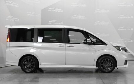 Honda Stepwgn IV, 2019 год, 2 750 000 рублей, 6 фотография
