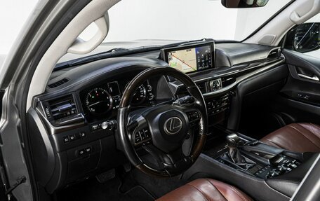 Lexus LX III, 2017 год, 6 449 000 рублей, 9 фотография