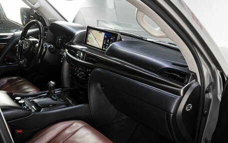 Lexus LX III, 2017 год, 6 449 000 рублей, 17 фотография