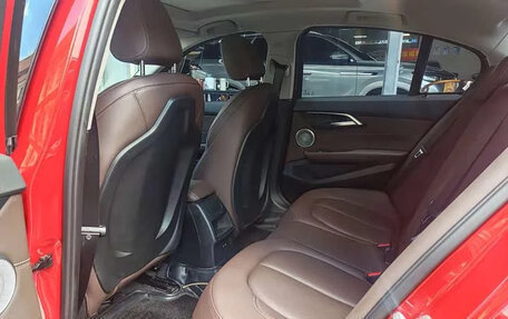 BMW 1 серия, 2023 год, 1 100 000 рублей, 16 фотография