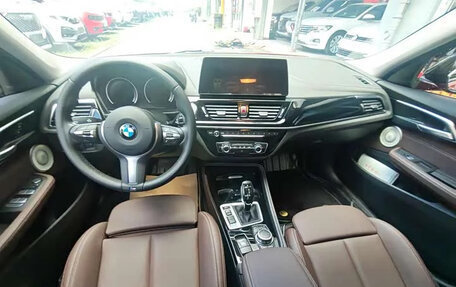 BMW 1 серия, 2023 год, 1 100 000 рублей, 12 фотография