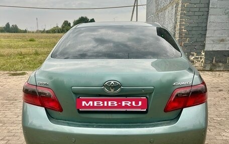 Toyota Camry, 2008 год, 900 000 рублей, 2 фотография