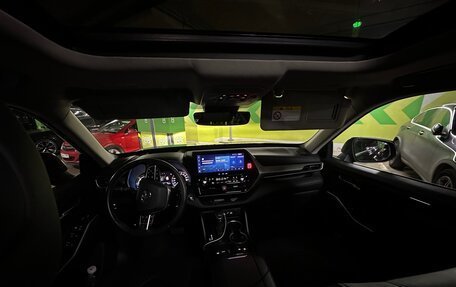 Toyota Highlander, 2024 год, 6 800 000 рублей, 5 фотография