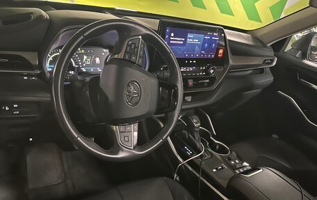 Toyota Highlander, 2024 год, 6 800 000 рублей, 4 фотография