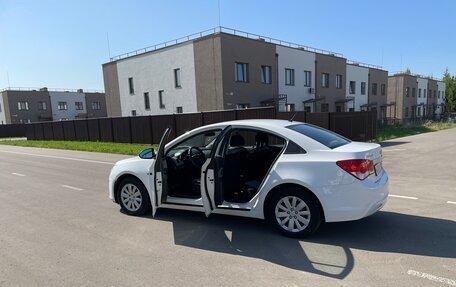 Chevrolet Cruze II, 2013 год, 635 000 рублей, 3 фотография