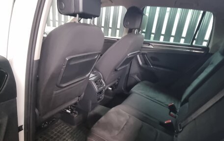Volkswagen Tiguan II, 2017 год, 2 800 000 рублей, 5 фотография