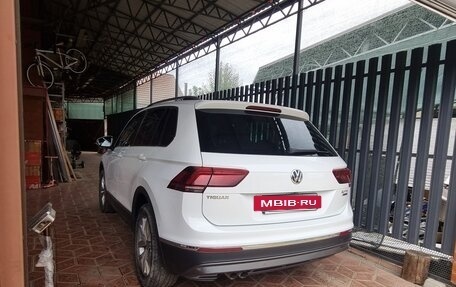 Volkswagen Tiguan II, 2017 год, 2 800 000 рублей, 11 фотография