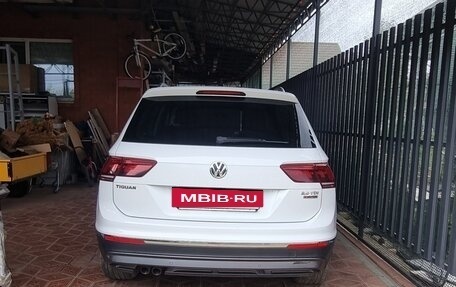 Volkswagen Tiguan II, 2017 год, 2 800 000 рублей, 9 фотография