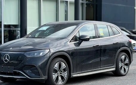 Mercedes-Benz EQE, 2024 год, 7 020 762 рублей, 2 фотография
