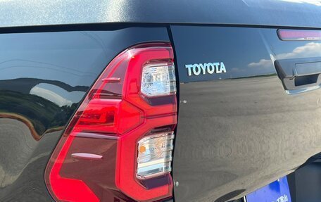 Toyota Hilux VIII, 2023 год, 4 400 000 рублей, 10 фотография
