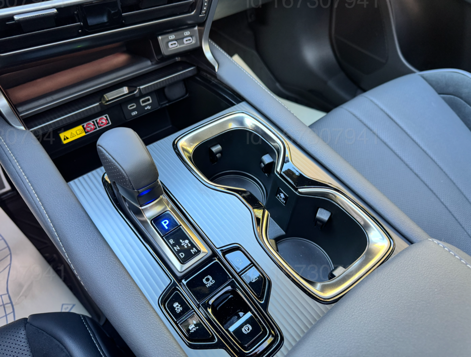 Lexus RX IV рестайлинг, 2026 год, 12 500 000 рублей, 9 фотография