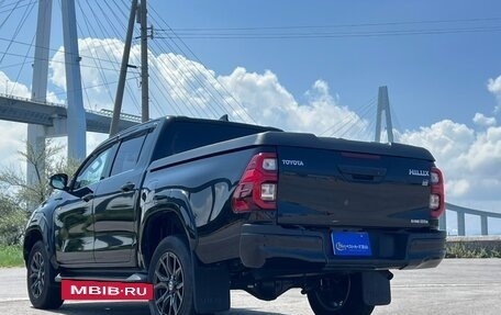 Toyota Hilux VIII, 2023 год, 4 400 000 рублей, 8 фотография