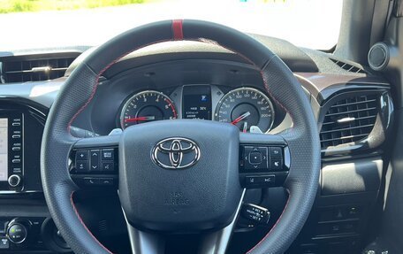 Toyota Hilux VIII, 2023 год, 4 400 000 рублей, 23 фотография