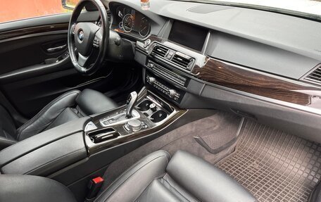 BMW 5 серия, 2015 год, 2 400 000 рублей, 10 фотография