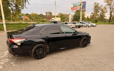 Toyota Camry, 2018 год, 2 100 000 рублей, 4 фотография