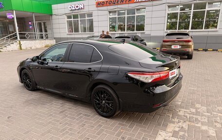 Toyota Camry, 2018 год, 2 100 000 рублей, 14 фотография