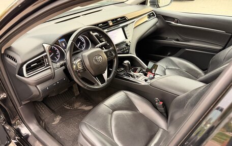Toyota Camry, 2018 год, 2 100 000 рублей, 18 фотография