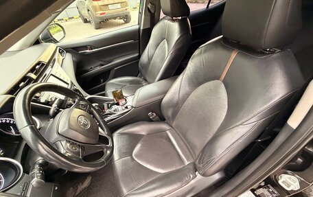 Toyota Camry, 2018 год, 2 100 000 рублей, 22 фотография