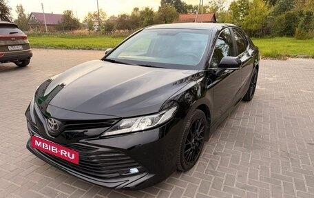 Toyota Camry, 2018 год, 2 100 000 рублей, 28 фотография
