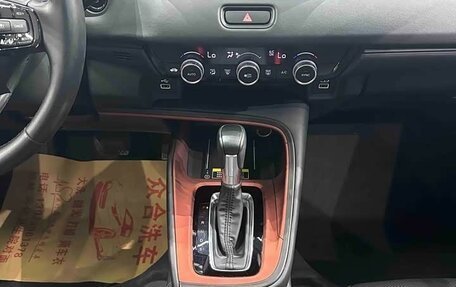 Honda Vezel, 2023 год, 1 830 000 рублей, 17 фотография