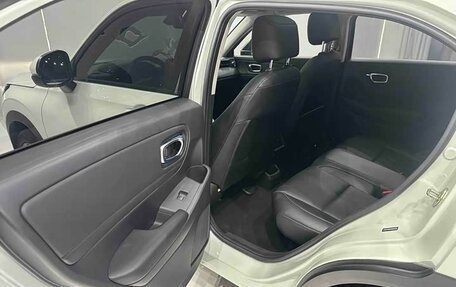 Honda Vezel, 2023 год, 1 830 000 рублей, 15 фотография