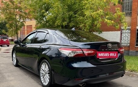 Toyota Camry, 2018 год, 2 850 000 рублей, 5 фотография