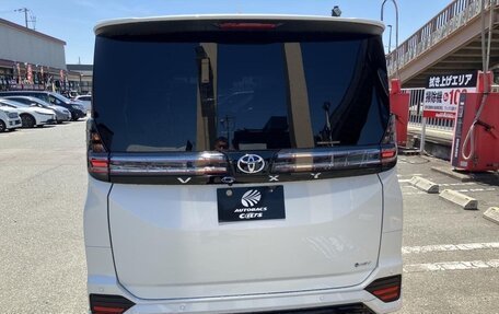 Toyota Voxy, 2025 год, 5 350 000 рублей, 4 фотография