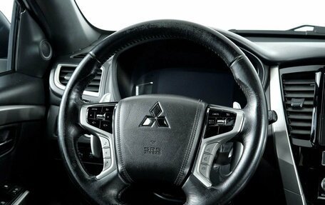 Mitsubishi Montero Sport, 2022 год, 3 498 000 рублей, 15 фотография