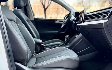 Volkswagen Tiguan II, 2023 год, 2 530 700 рублей, 13 фотография