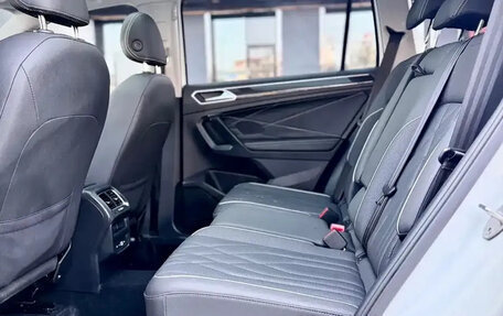 Volkswagen Tiguan II, 2023 год, 2 530 700 рублей, 14 фотография